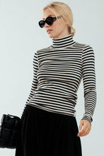 Load image into Gallery viewer, Contrast Seam Turtleneck