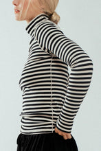 Load image into Gallery viewer, Contrast Seam Turtleneck