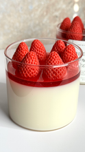 Load image into Gallery viewer, Berry Sweet Cheesecake Candle
