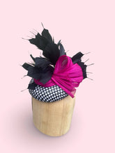 Load image into Gallery viewer, Straw Fascinator with Silk Abaca